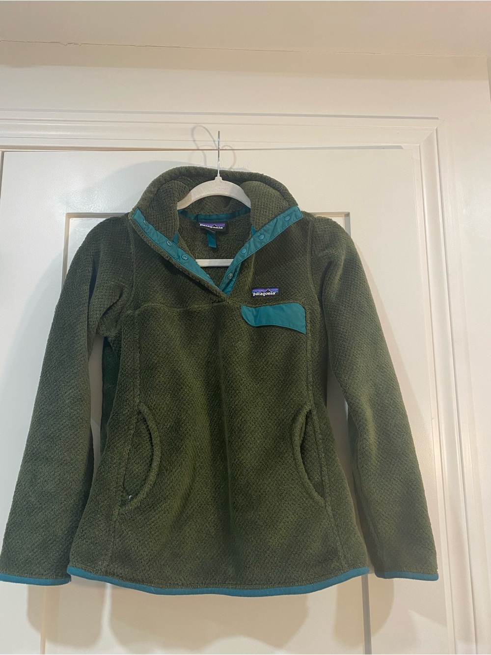 Patagonia Olive Green Fleece Pullover with Teal Trim